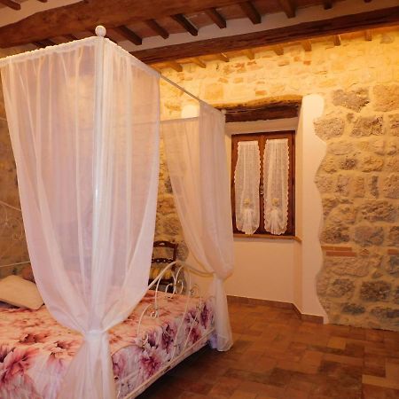 Sognare Nel Castello Hotel Monteriggioni Buitenkant foto