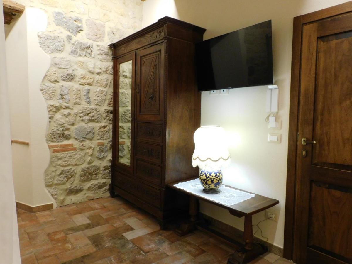 Sognare Nel Castello Hotel Monteriggioni Buitenkant foto