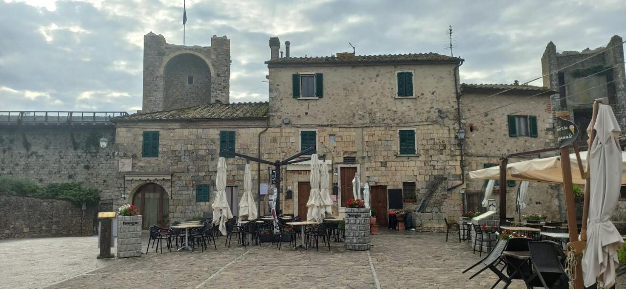 Sognare Nel Castello Hotel Monteriggioni Buitenkant foto